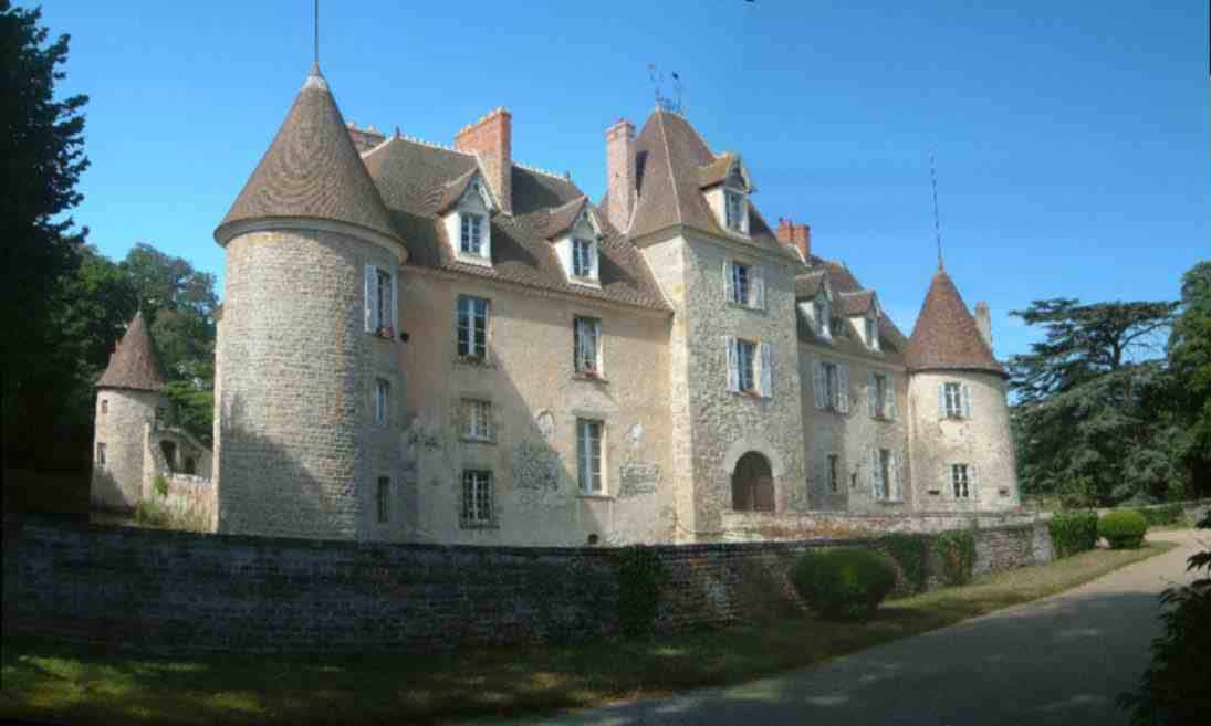 Le Château de Bisseret, location de salle pour votre mariage, réception. Près de Montluon dans l'Allier, Auvergne